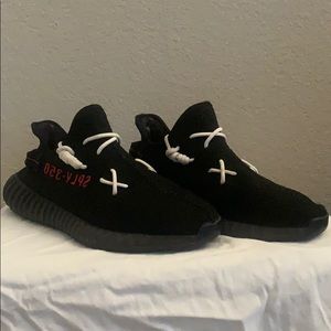 Yeezy 350 v2 ‘Bred’ reps
